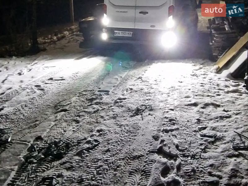 Вантажопасажирський фургон Ford Transit 2016 в Києві