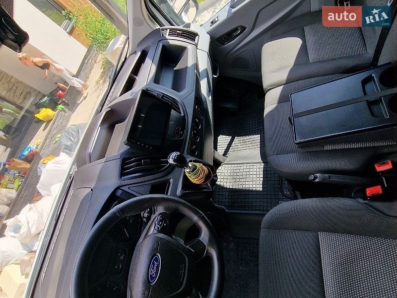 Вантажопасажирський фургон Ford Transit 2016 в Києві