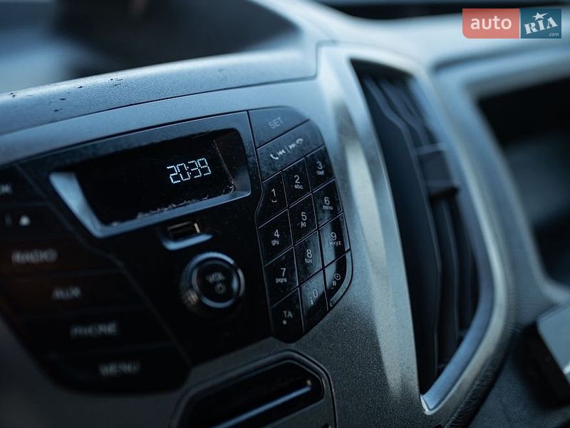 Вантажний фургон Ford Transit 2014 в Вінниці