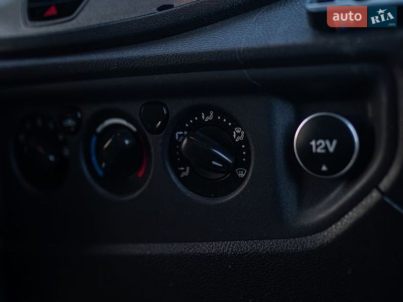 Вантажний фургон Ford Transit 2014 в Вінниці