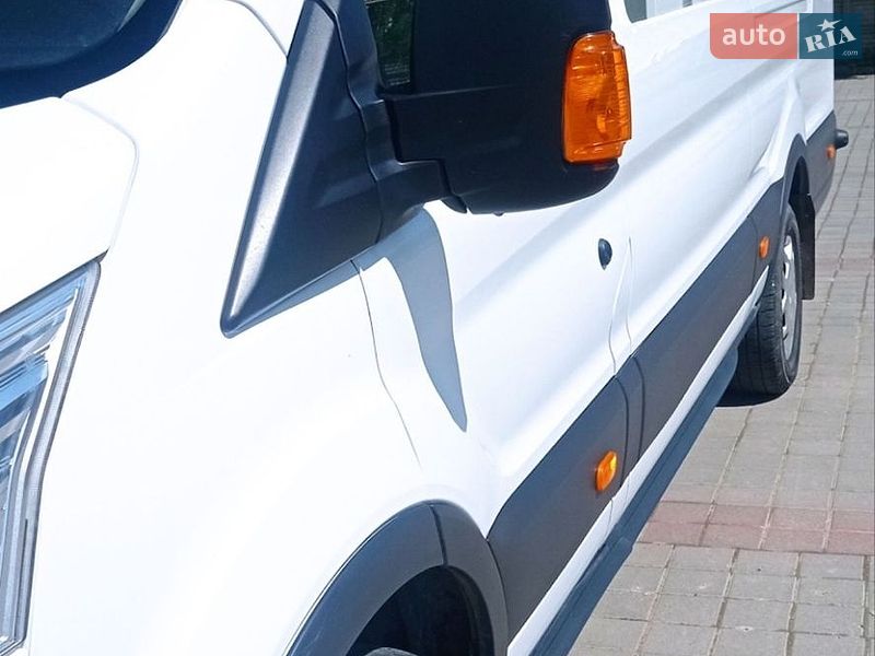 Вантажний фургон Ford Transit 2017 в Калуші