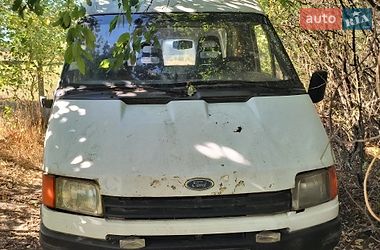Грузовой фургон Ford Transit 1987 в Кролевце