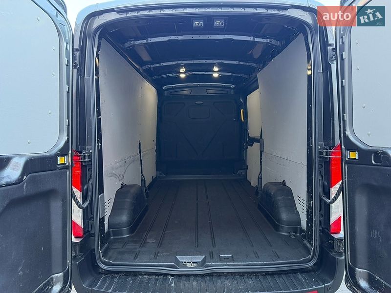 Вантажний фургон Ford Transit 2021 в Ірпені