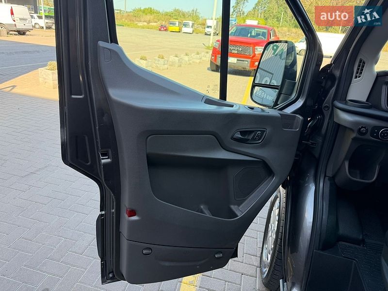 Вантажний фургон Ford Transit 2021 в Ірпені