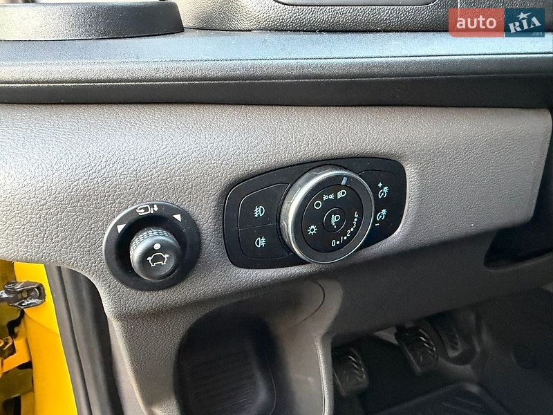 Вантажний фургон Ford Transit 2022 в Ірпені