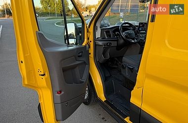 Вантажний фургон Ford Transit 2022 в Ірпені