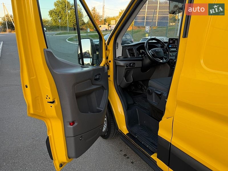 Вантажний фургон Ford Transit 2022 в Ірпені