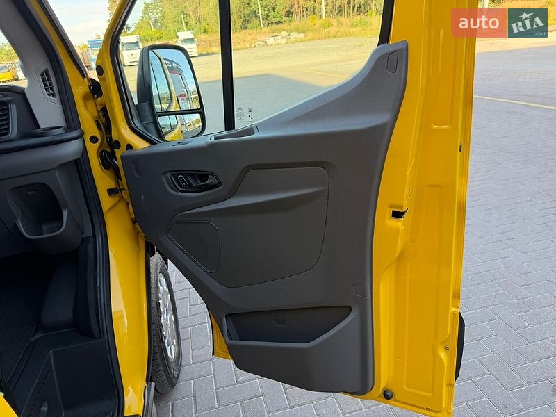 Вантажний фургон Ford Transit 2022 в Ірпені