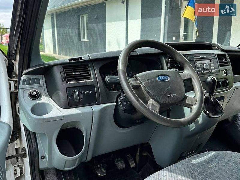 Вантажний фургон Ford Transit 2008 в Гнівані
