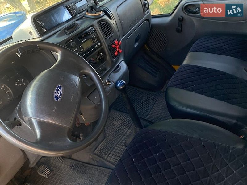 Грузовой фургон Ford Transit 2001 в Александрие