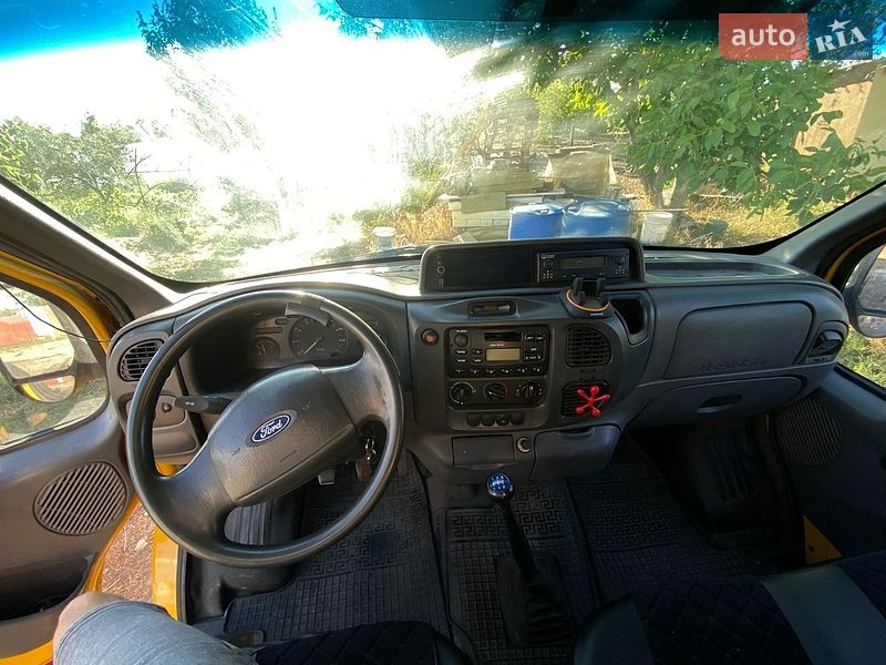 Грузовой фургон Ford Transit 2001 в Александрие