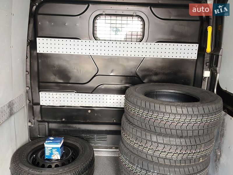 Вантажний фургон Ford Transit 2015 в Тетієві