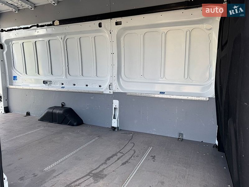 Вантажний фургон Ford Transit 2022 в Бучі