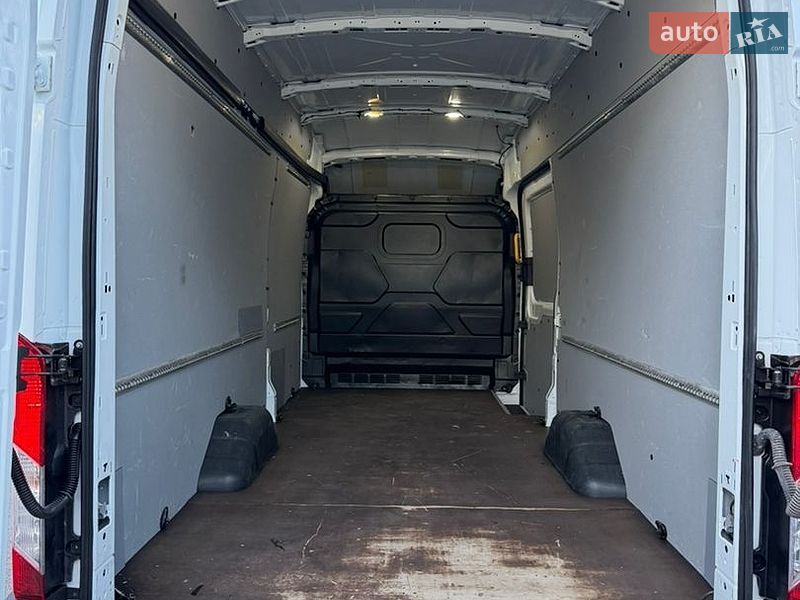 Грузовой фургон Ford Transit 2021 в Дубно
