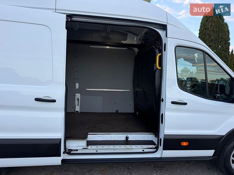 Грузовой фургон Ford Transit 2021 в Дубно