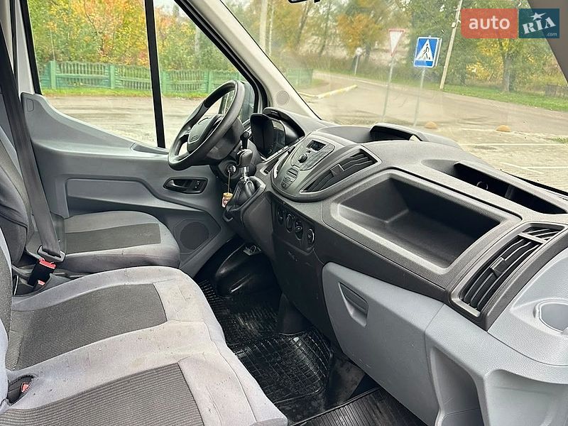 Вантажний фургон Ford Transit 2015 в Києві