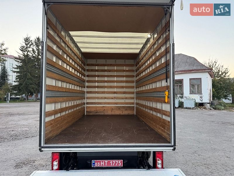 Вантажний фургон Ford Transit 2016 в Дубні