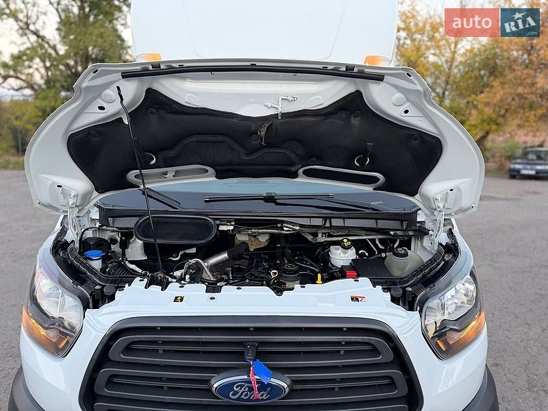Вантажний фургон Ford Transit 2016 в Дубні
