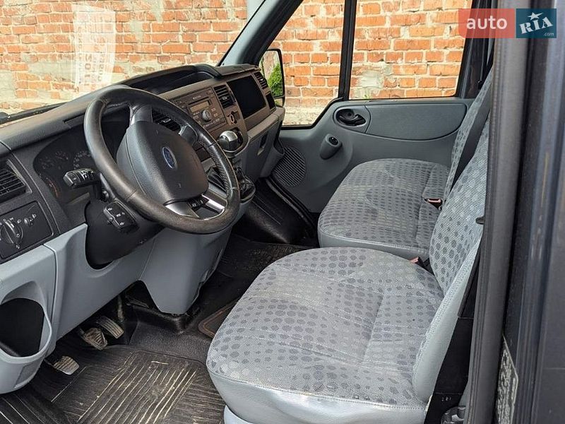 Грузовой фургон Ford Transit 2011 в Чернигове