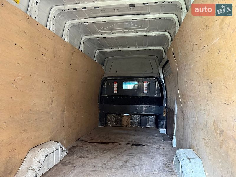 Грузовой фургон Ford Transit 2011 в Львове