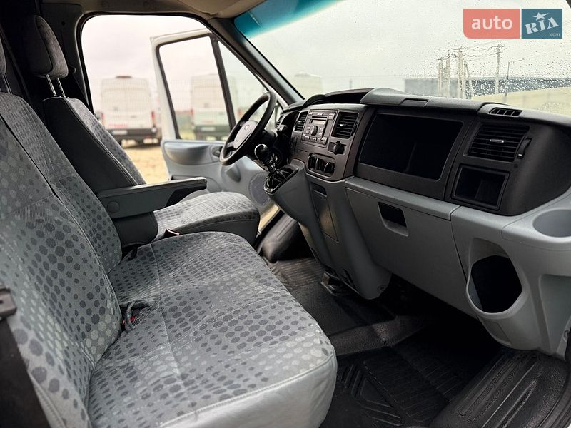 Грузовой фургон Ford Transit 2011 в Львове