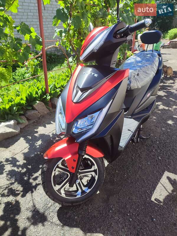 Скутер Forte Leon 2023 в Хороле