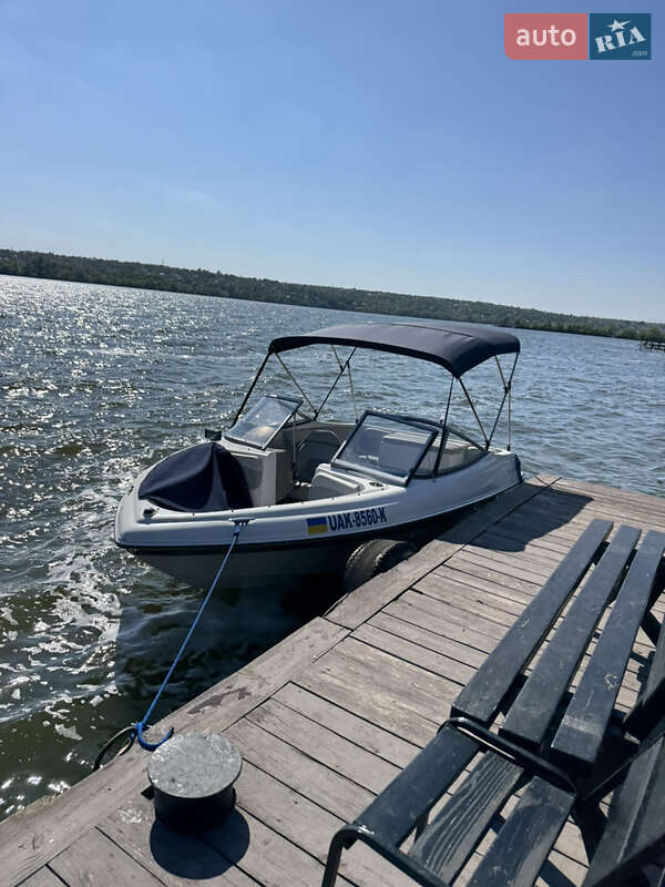 Катер Four Winns Freedom 2003 в Днепре