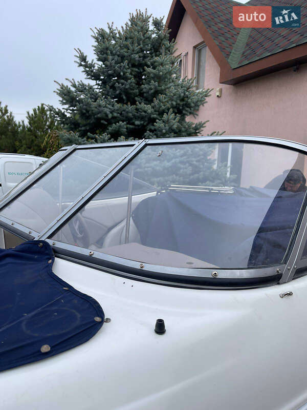 Катер Four Winns Freedom 2003 в Днепре