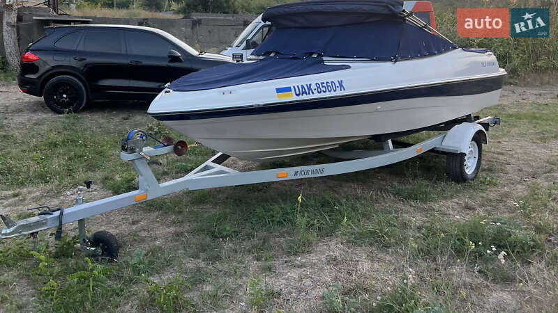 Катер Four Winns Freedom 2003 в Днепре
