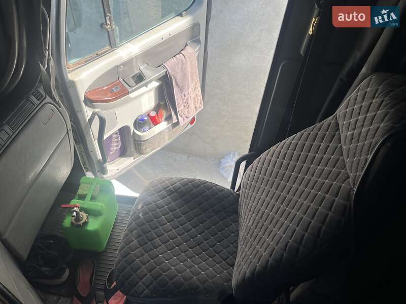 Тягач Freightliner Century 2000 в Одесі