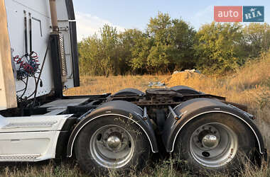 Контейнеровоз Freightliner Columbia 2003 в 