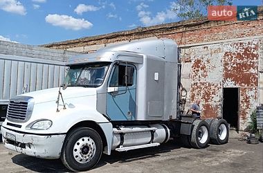 Тягач Freightliner Conventional 2000 в Измаиле