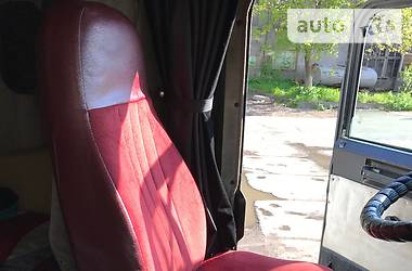 Тягач Freightliner FLD 2000 в 