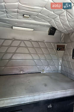 Тягач Freightliner FLD 2001 в 