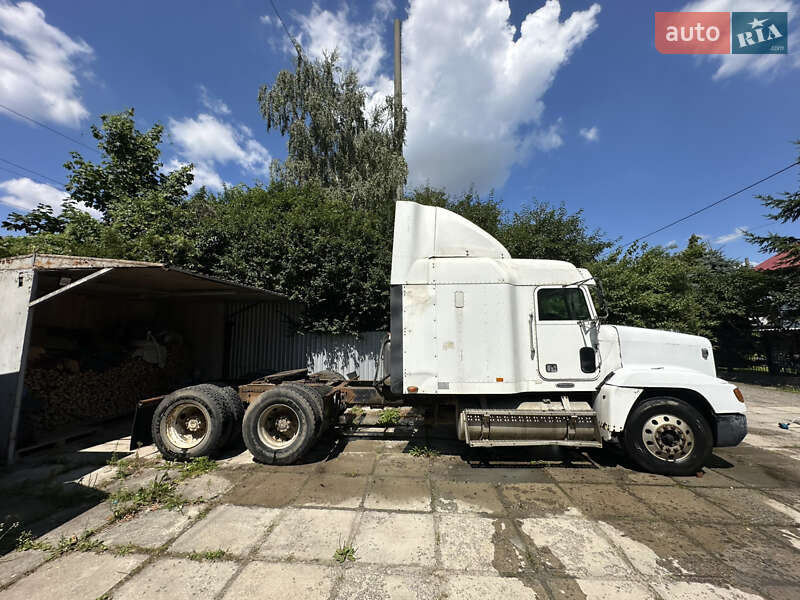 Тягач Freightliner FLD 2001 в Львове