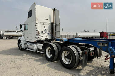 Тягач Freightliner FLD 2001 в 
