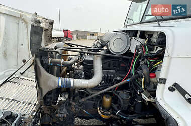 Тягач Freightliner FLD 2001 в 