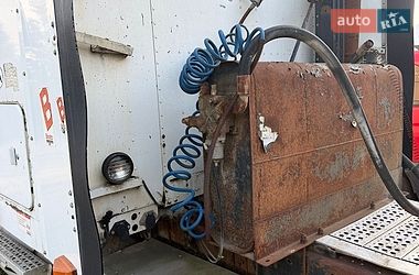 Тягач Freightliner FLD 2001 в Киеве