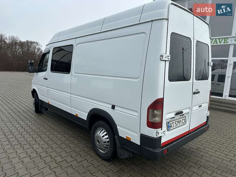 Грузопассажирский фургон Freightliner Sprinter 2005 в Калуше