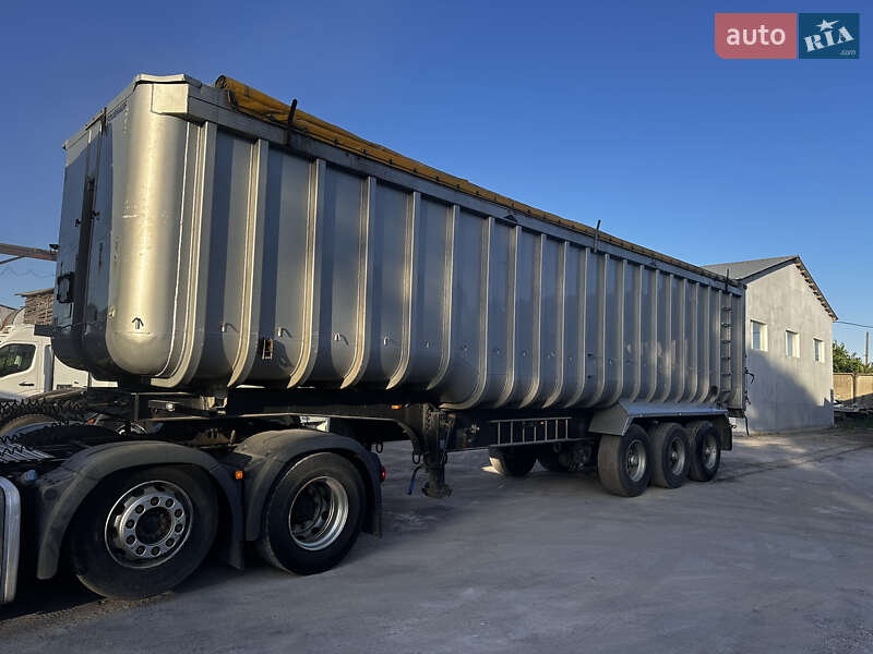 Самоскид напівпричіп Fruehauf 01Y 2007 в Умані