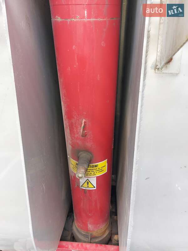 Самосвал полуприцеп Fruehauf DJD SA3 2011 в Николаеве