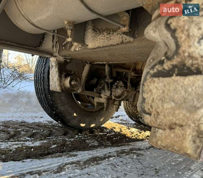 Самоскид напівпричіп Fruehauf DJD TA 3 1994 в Великих Гаях