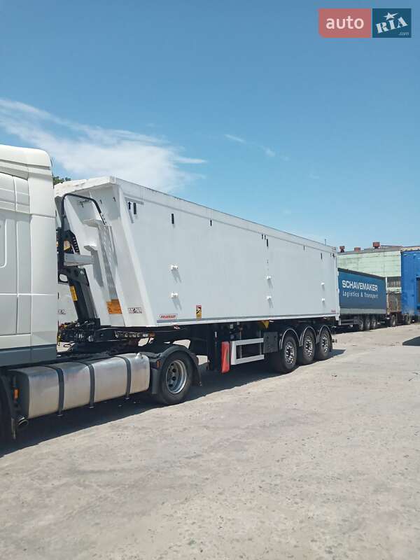Зерновоз - полуприцеп Fruehauf F 2017 в Днепре