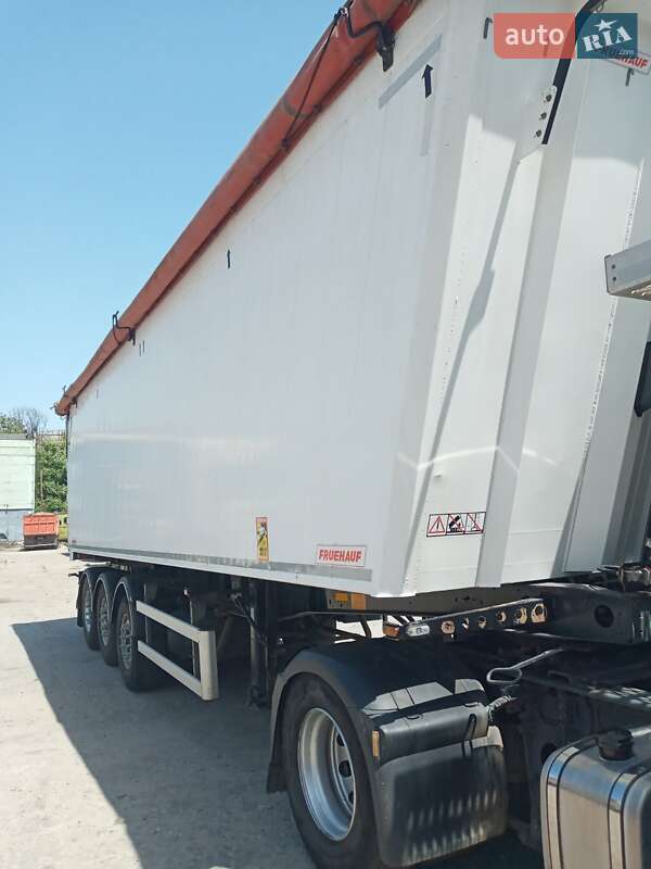 Зерновоз - полуприцеп Fruehauf F 2017 в Днепре