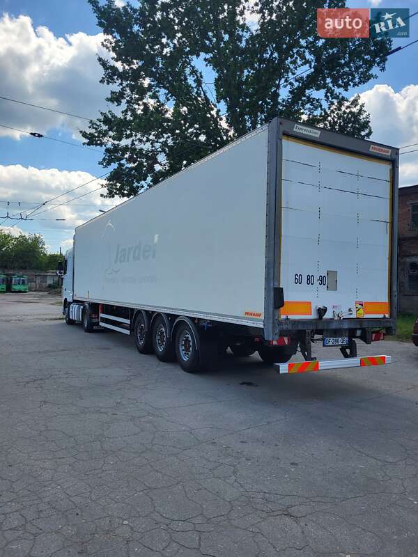 Ізотермічна будка Fruehauf FST4FC 2014 в Житомирі