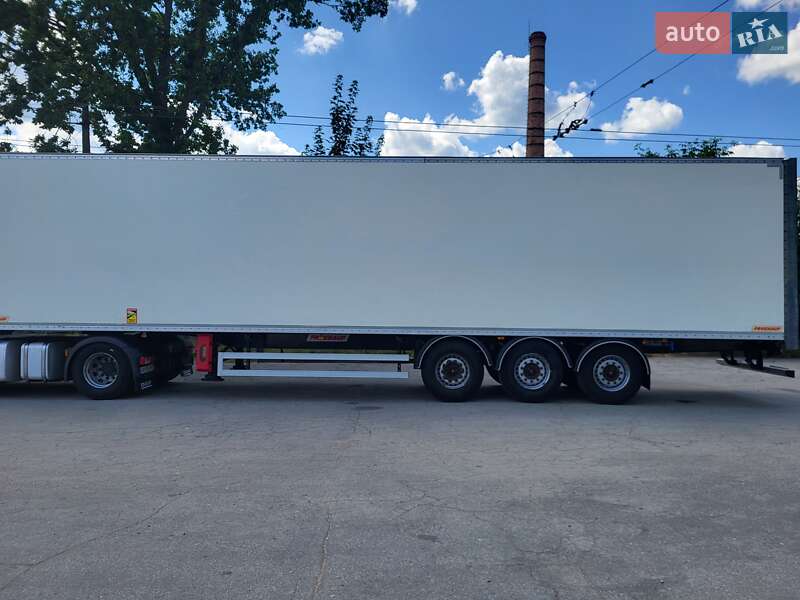 Ізотермічна будка Fruehauf FST4FC 2014 в Житомирі