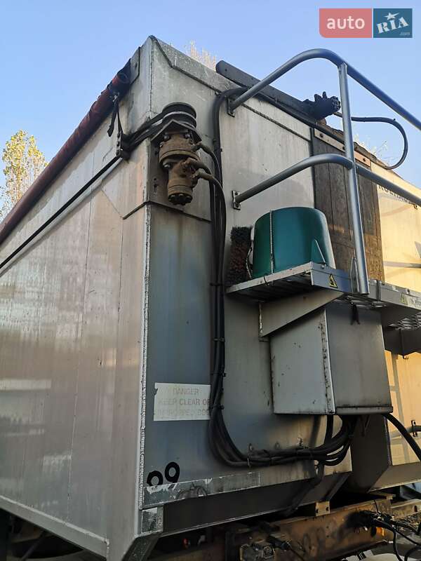 Зерновоз - полуприцеп Fruehauf LTD/WAD 2011 в Киеве