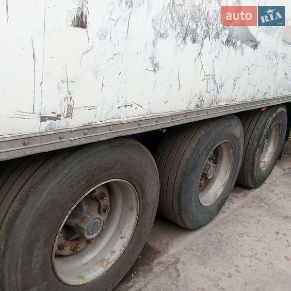 Ізотермічна будка Fruehauf ROR 1998 в Чернігові