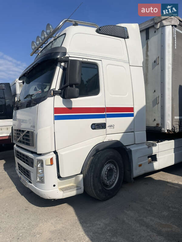 Тентований борт (штора) - напівпричіп Fruehauf SAF 2008 в Мукачевому