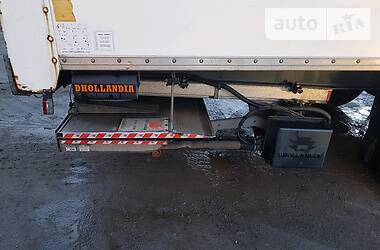 Изотермическая будка Fruehauf SMB 2004 в Радехове